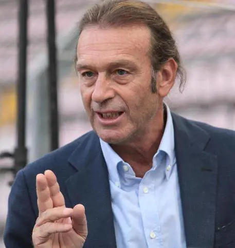 Dall'Inghilterra avvertono: "Cellino potrebbe perdere la proprietà del Leeds"