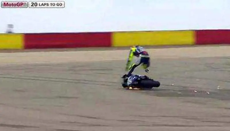 Gp di Aragona: vince Lorenzo, cadono Rossi e Marquez
