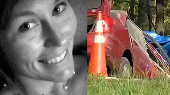 Il 26 aprile 2014 Courtney Sanford ha scattato questa foto come reazione dopo aver ascoltato Happy di Pharrel Williams mentre guidava. Pochi secondi dopo la ragazza è morta perché ha perso il controllo dell'auto uscendo fuori strada