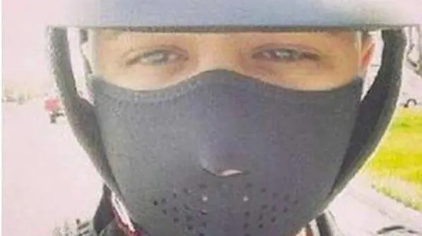 Questo è un selfie scattato da un ragazzo portoricano poco prima di morire in un incidente motociclistico a New York, nel maggio 2014