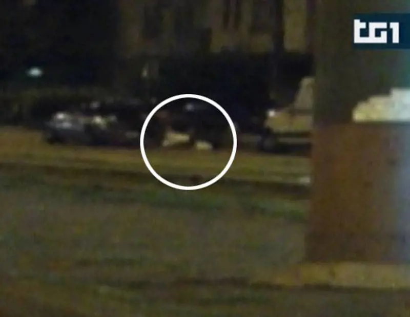 Un frame del video dell'arresto di Michele Ferrulli