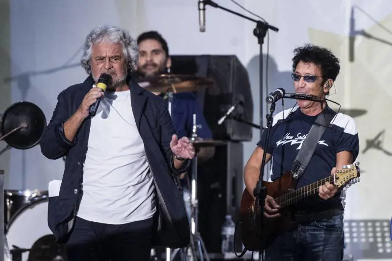 E Bennato si converte al Grillo parlante