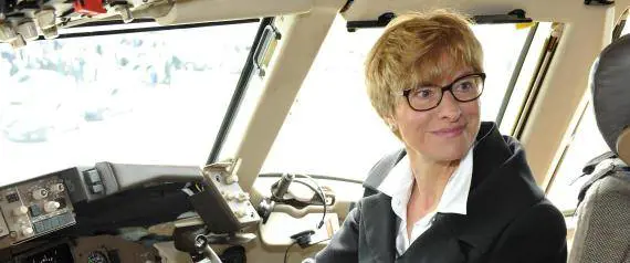 Volo di Stato per il ministro Pinotti, la procura ha chiesto l'archiviazione