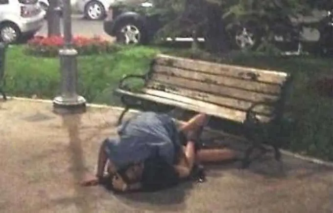 Sesso in piazza Italia a Perugia - tratto da Corriere dell'Umbria