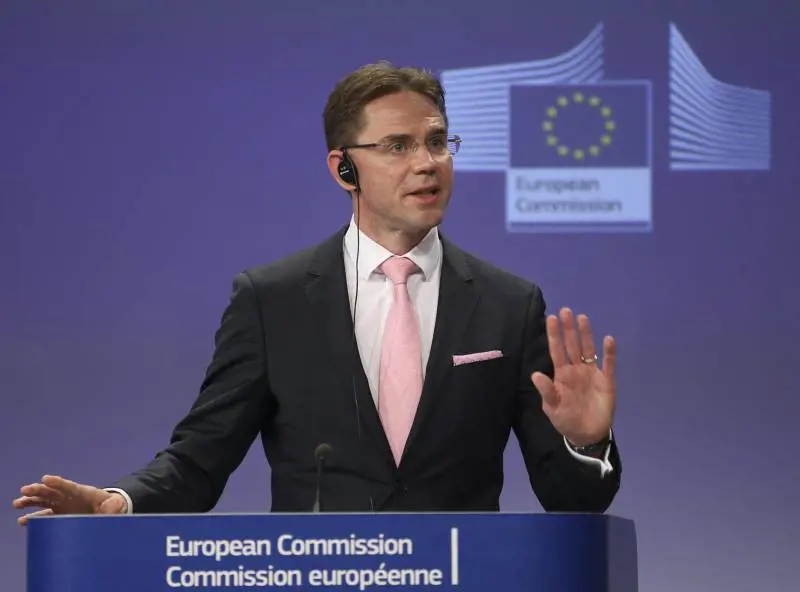 Bruxelles stronca l'Italia: debito in tilt e conti in rosso