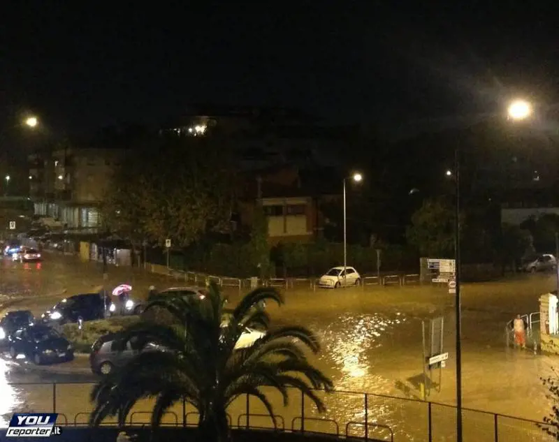 Carrara, allagamento in viale XX Settembre / YouReporter.it