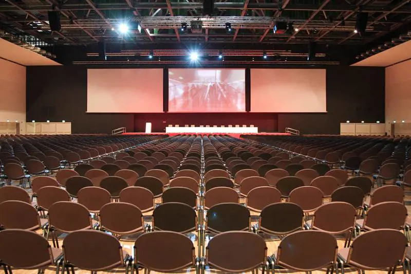 Il turismo congressuale spinge l'economia di Milano