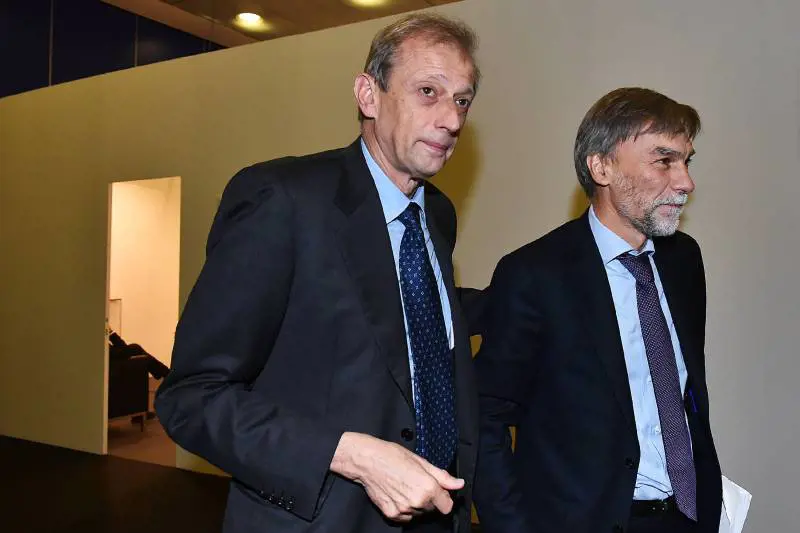 Renzi benedice i sindaci: sono liberi di massacrare. Arriva la local tax