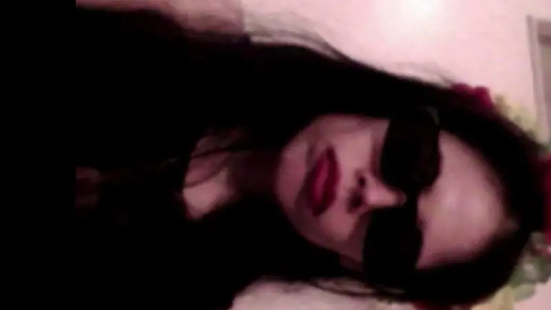 Natali Cohen Vaxberg in un fotogramma del video