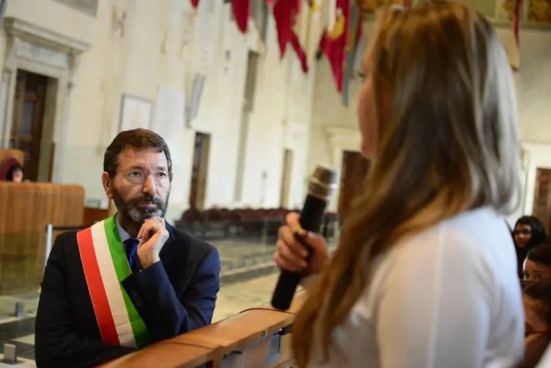 In Inghilterra sarebbe già in galera