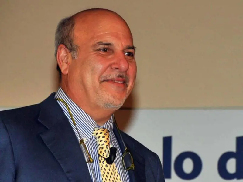 L’Italia resta profondamente divisa sugli eventi del 2011 e sul ruolo del presidente Napolitano La discussione sul fatto che sia andato oltre i suoi poteri costituzionali può essere lasciata agli storici (Friedman, giornalista Usa)