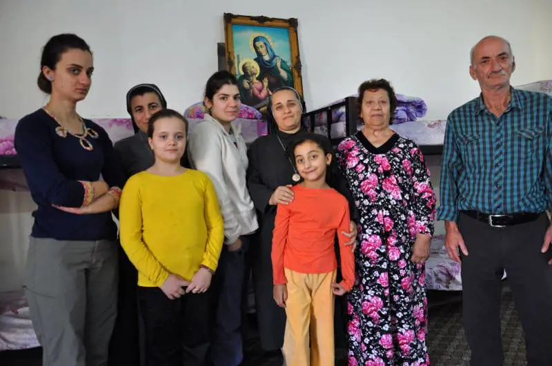 Cristiani scappati davanti all'avanzata del Califfato ospitati dalle suore a Baghdad nella chiesa della Vergine Maria
