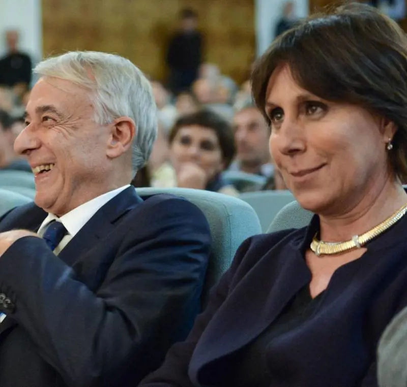 Così Pisapia spende e spande per profughi, rom e moschee