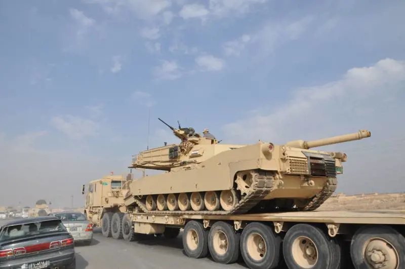 Colonna irachena sula strada fra Baghdad e Mosul 
