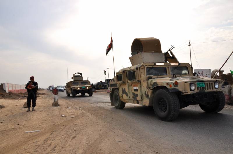 Colonna irachena sula strada fra Baghdad e Mosul