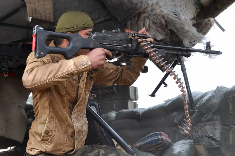 I soldati iracheni aprono il fuoco sulle posizioni del Califfato a Tikrit