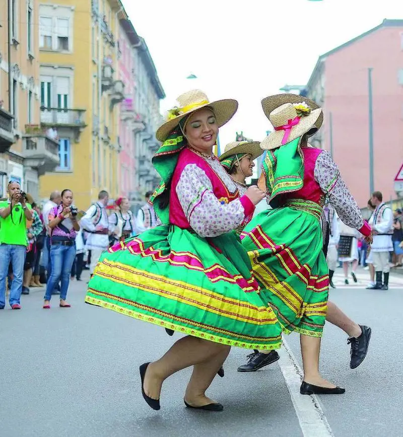 Soldi pubblici per la fiera dell'inutilità