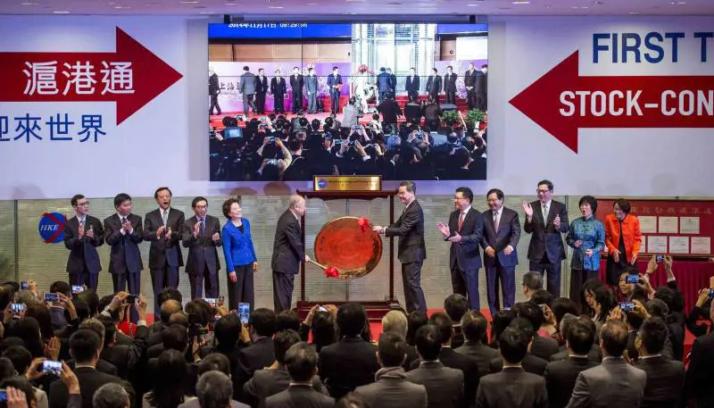 L'inaugurazione della nuova super-Borsa Hong Kong-Shanghai