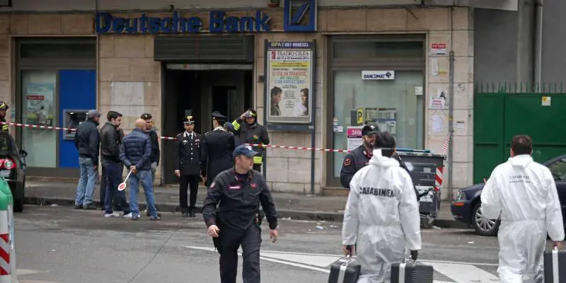 Tritolo sul marciapiede per rubare il bancomat Poteva essere una strage