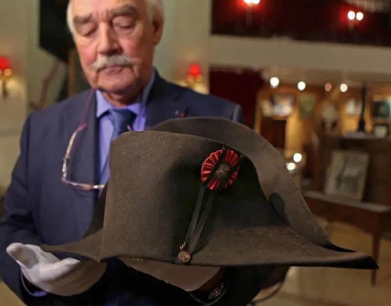 Il cappello di Napoleone venduto all'asta. Ne esistono ancora 19