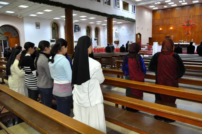 Funzione nella chiesa di San Giuseppe ad Erbil in Kurdistan 