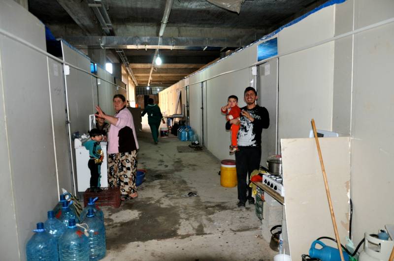 Rifugiati cristiani nel centro ricavato in un super magazzino in costruzione ad Erbil in Kurdistan