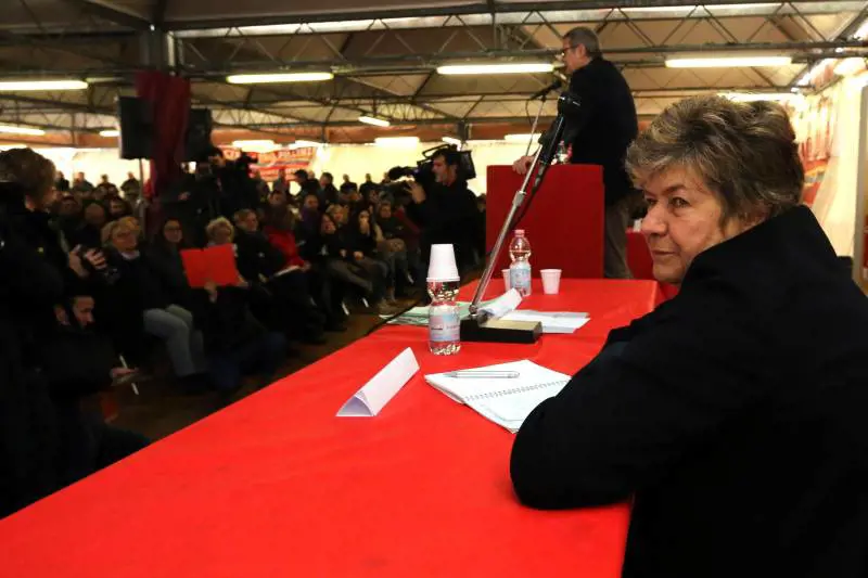 Il governo cala le braghe davanti alla Camusso