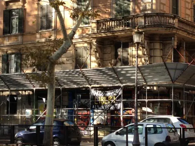 Bivacchi nel cuore di Roma: qui gli sgomberi non esistono