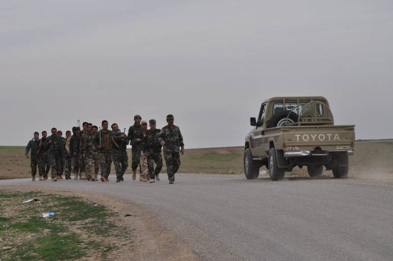 Truppe curde in marcia sul fronte a nord di Mosul