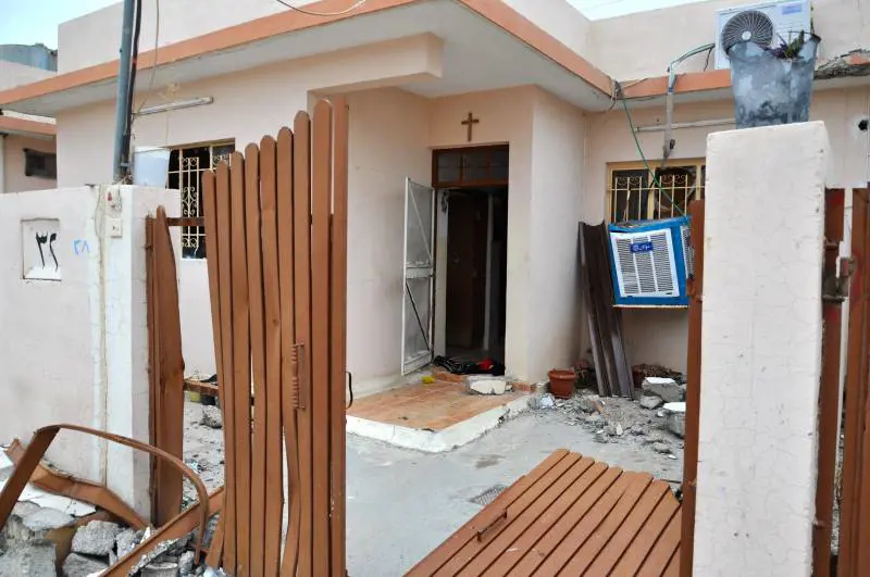 Casa cristiana saccheggiata nella cittadina fantasma di Telleskef a 30 chilometri da Mosul prima occupata dall'Isis e poi dai curdi
