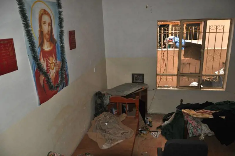 Casa cristiana saccheggiata nella cittadina fantasma di Telleskef a 30 chilometri da Mosul prima occupata dall'Isis e poi dai curdi