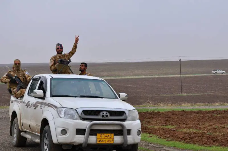 Volontari cristiani a Sharafia sul fronte a nord di Mosul