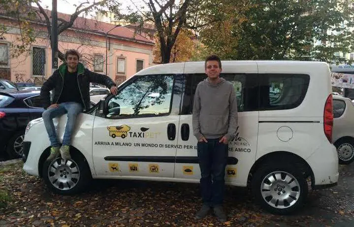 A Milano arriva il taxi che scarrozza cani e gatti