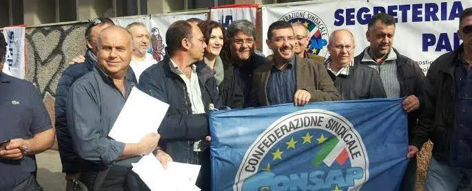 Le case tolte ai mafiosi? Abbandonate dallo Stato La polizia: "Datele a noi"