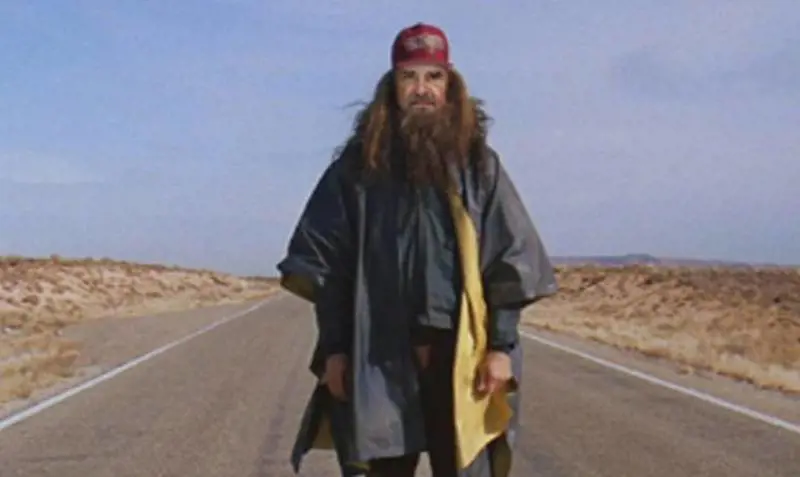 I conti di Grillo tornano: ecco come fa soldi in Rete