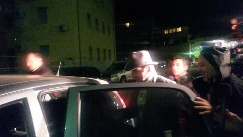 Orazio Fidone, il cacciatore che ha trovato il corpo di Loris Stival, lascia la questura di Ragusa
