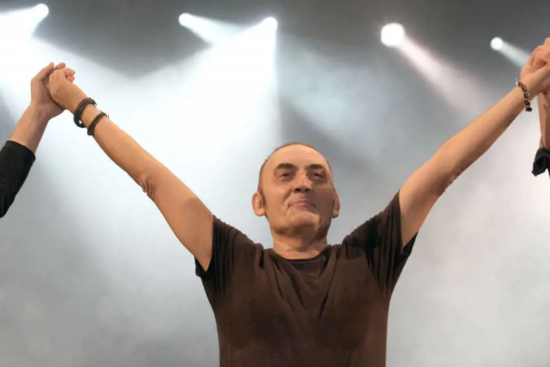 La carriera di Mango, il re del semi-falsetto che conquistò i big