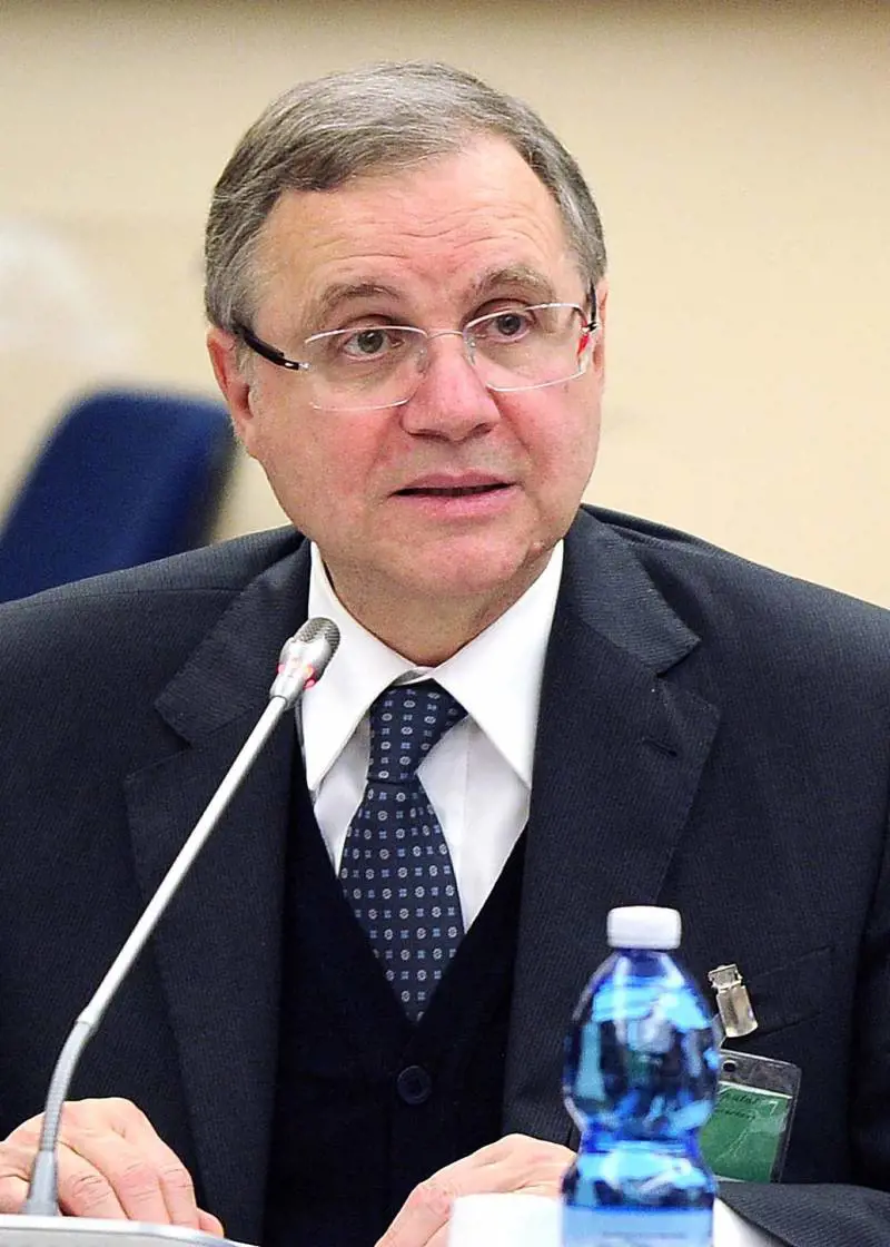 Visco sta con Draghi: «Serve il bazooka»