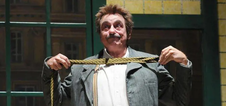 A teatro tra equivoci e prodigi De Filippo rivela il suo Sogno