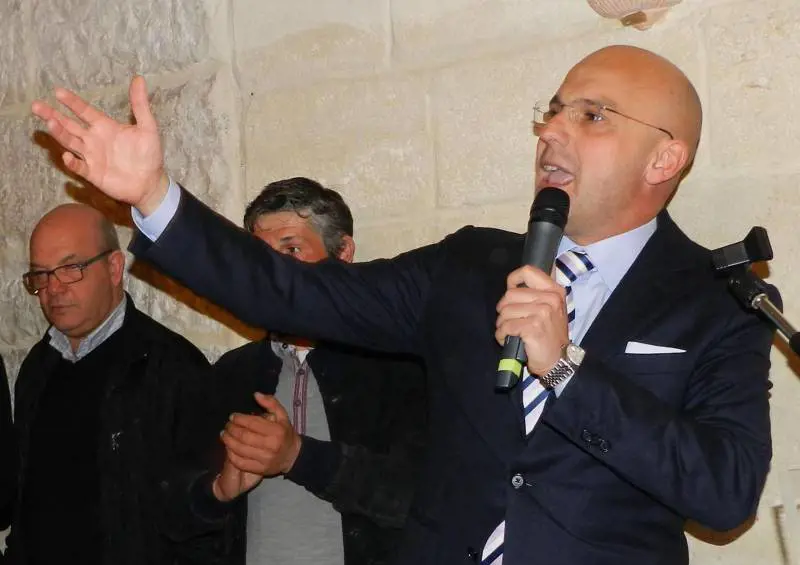 Il sindaco di Trani, Luigi Riserbato