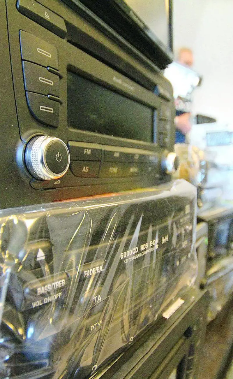 Multato con 80 euro perché in negozio ascoltava la musica