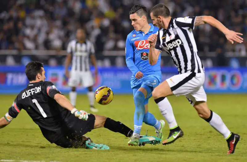 Gianluigi Buffon e Leonardo Bonucci fermano Callejon