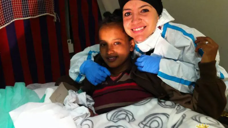 Centinaia di migranti tratti in salvo verso le coste italiane. C'è un morto
