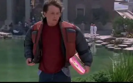 Abiti che si asciugano dopo la pioggia. Per ora sembra una magia, ma in futuro chissà...