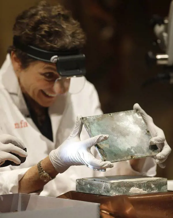 Boston, trovata capsula del tempo: ecco cosa c'era al suo interno
