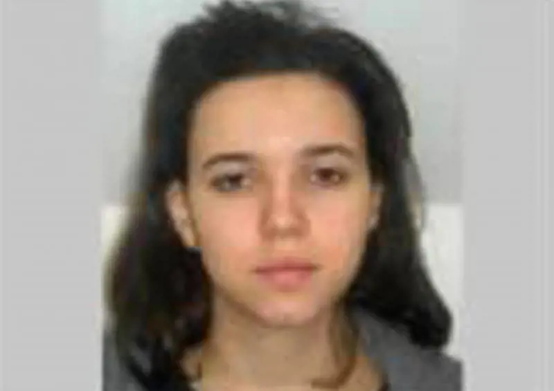 Hayat Boumeddiene in una foto diffusa dalla polizia francese