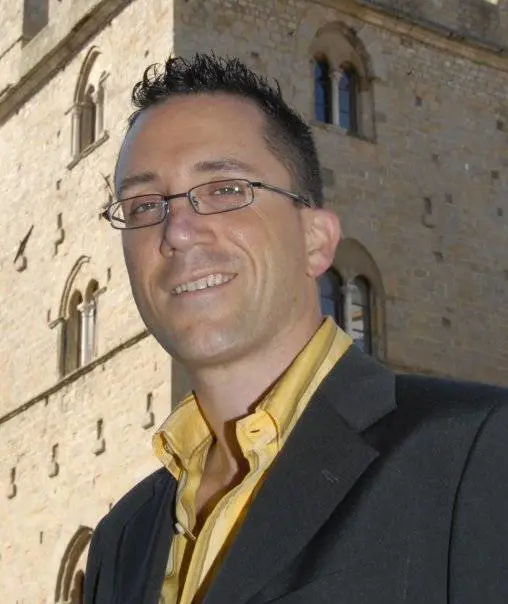 "Meglio papà che sindaco. Per 6 mesi stacco la spina: voglio godermi mio figlio"