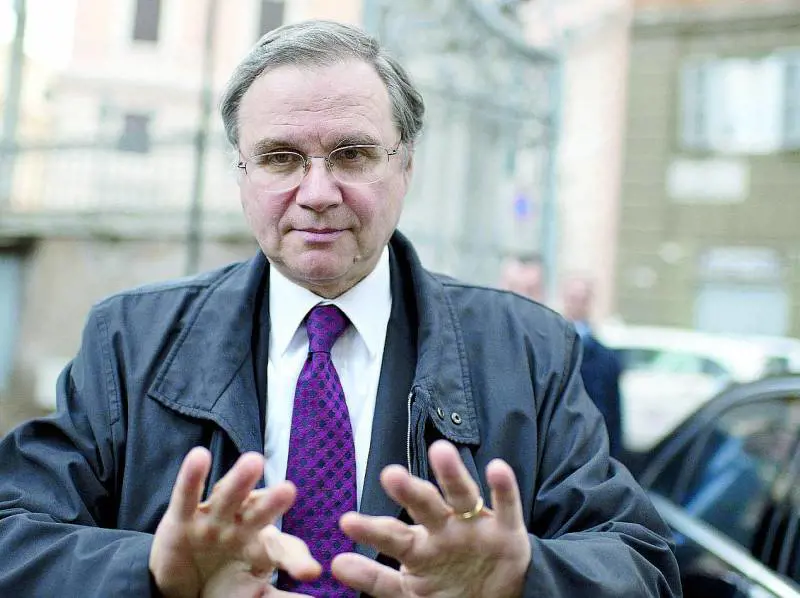 Visco: «La Bce compri titoli di Stato»