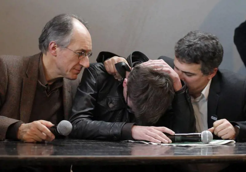 Charlie Hebdo, il vignettista Luz: "Ho pianto mentre disegnavo"