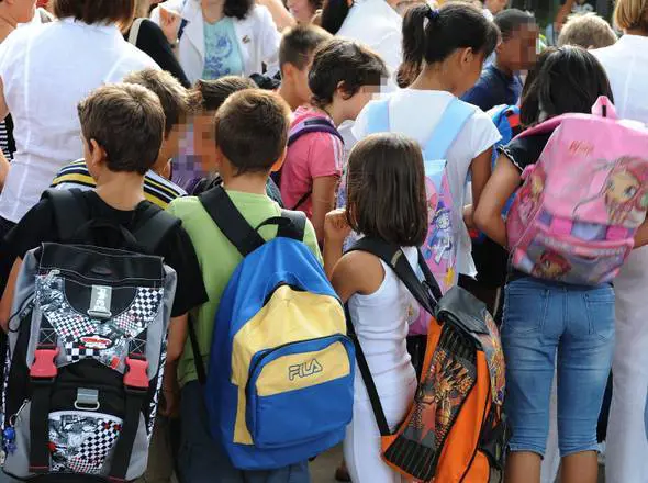 Fai troppe assenze? Denunciati i genitori